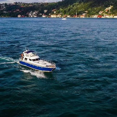 Pruva Yacht Botel *