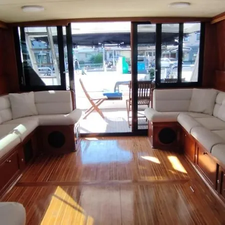 Botel Pruva Yacht Istanbul