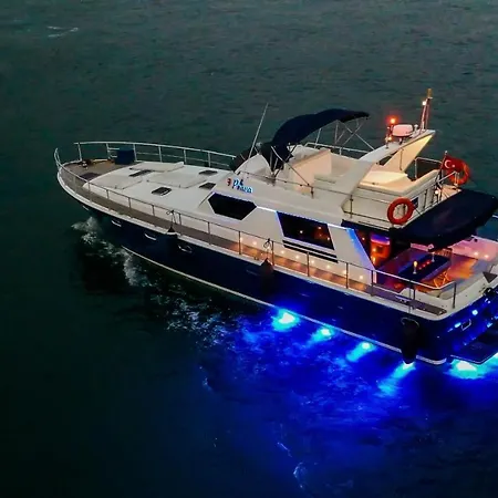 Pruva Yacht Botel