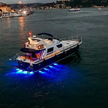 Pruva Yacht Botel *