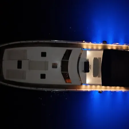 Pruva Yacht Hotel en barco *