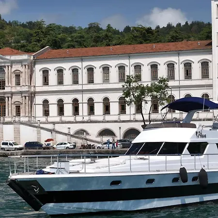 Hotel en barco Pruva Yacht